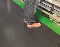 工廠車間防滑地毯卷材，車間地面防起砂防磨損地墊卷