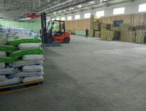 工廠貨物倉庫倉儲(chǔ)托盤 按使用尺寸定制型托盤墊板 高分子材料組合式塑料托盤